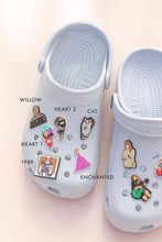 Load image into Gallery viewer, Taylor Charms for Sandals: Green Guitar swift

