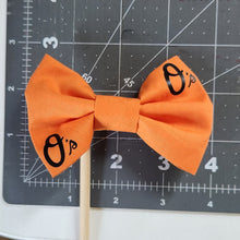 Load image into Gallery viewer, O's Baseball Hair Bow
