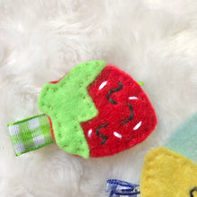 Load image into Gallery viewer, Strawberry Felt Clip
