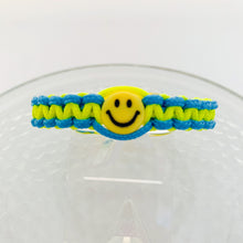 Load image into Gallery viewer, Smiley Face Paracord Bracelet

