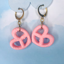 Load image into Gallery viewer, Stainless Steel Pretzel Earrings
